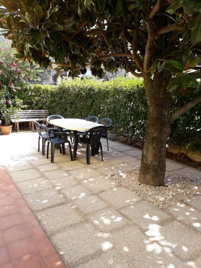 Apartamento Locazione Turistica Di Pucci Lidia Asís Exterior foto